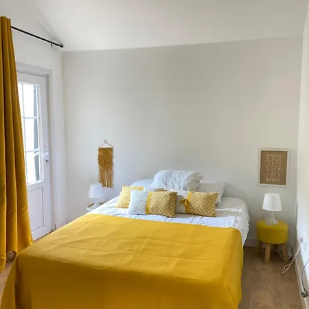 L Echo Des Pins, A Pied *