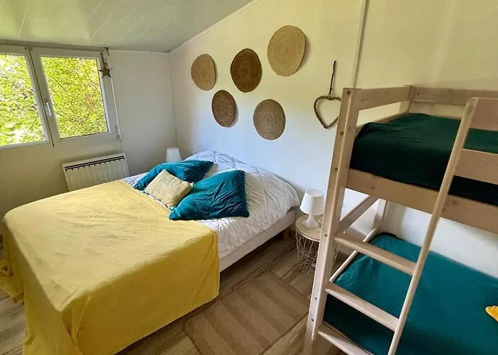 L Echo Des Pins, A Pied *