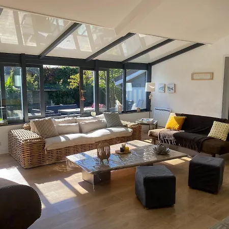 L Echo Des Pins, A Pied *