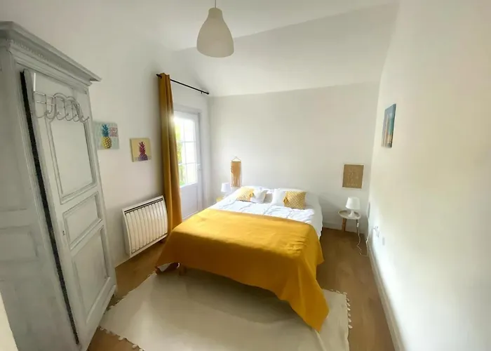 L Echo Des Pins, A Pied *