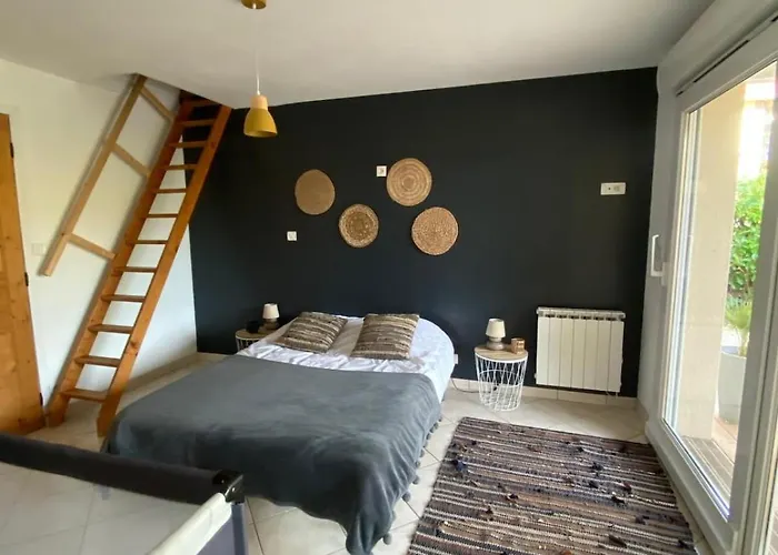 Holiday home L Echo Des Pins, A Pied Merville-Franceville-Plage